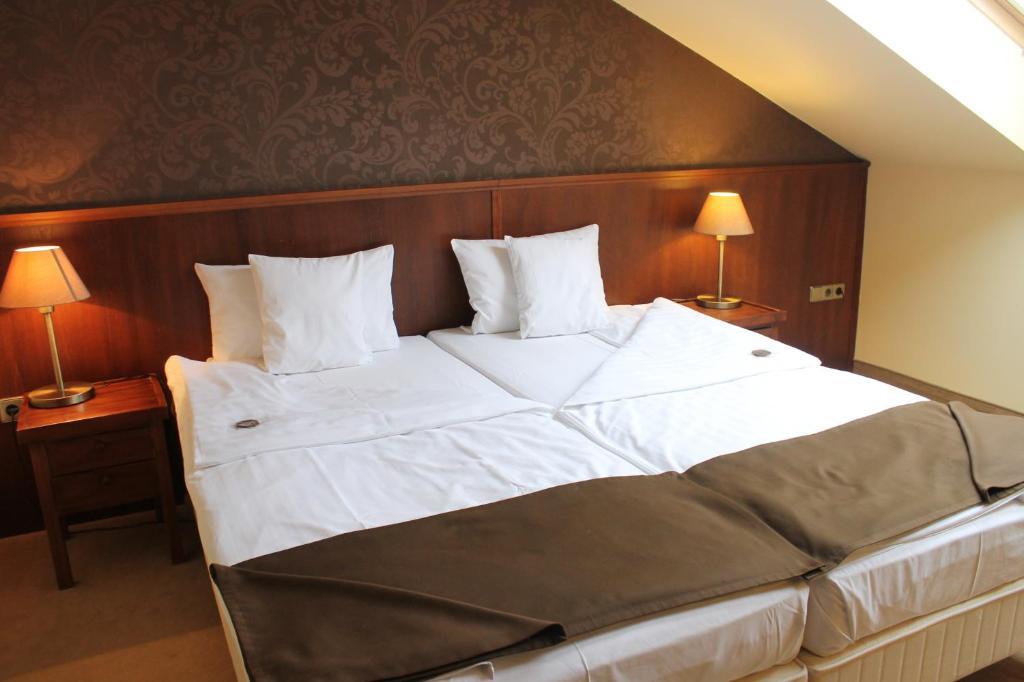 Szepia Bio And Art Hotel Zsámbék Kamer foto